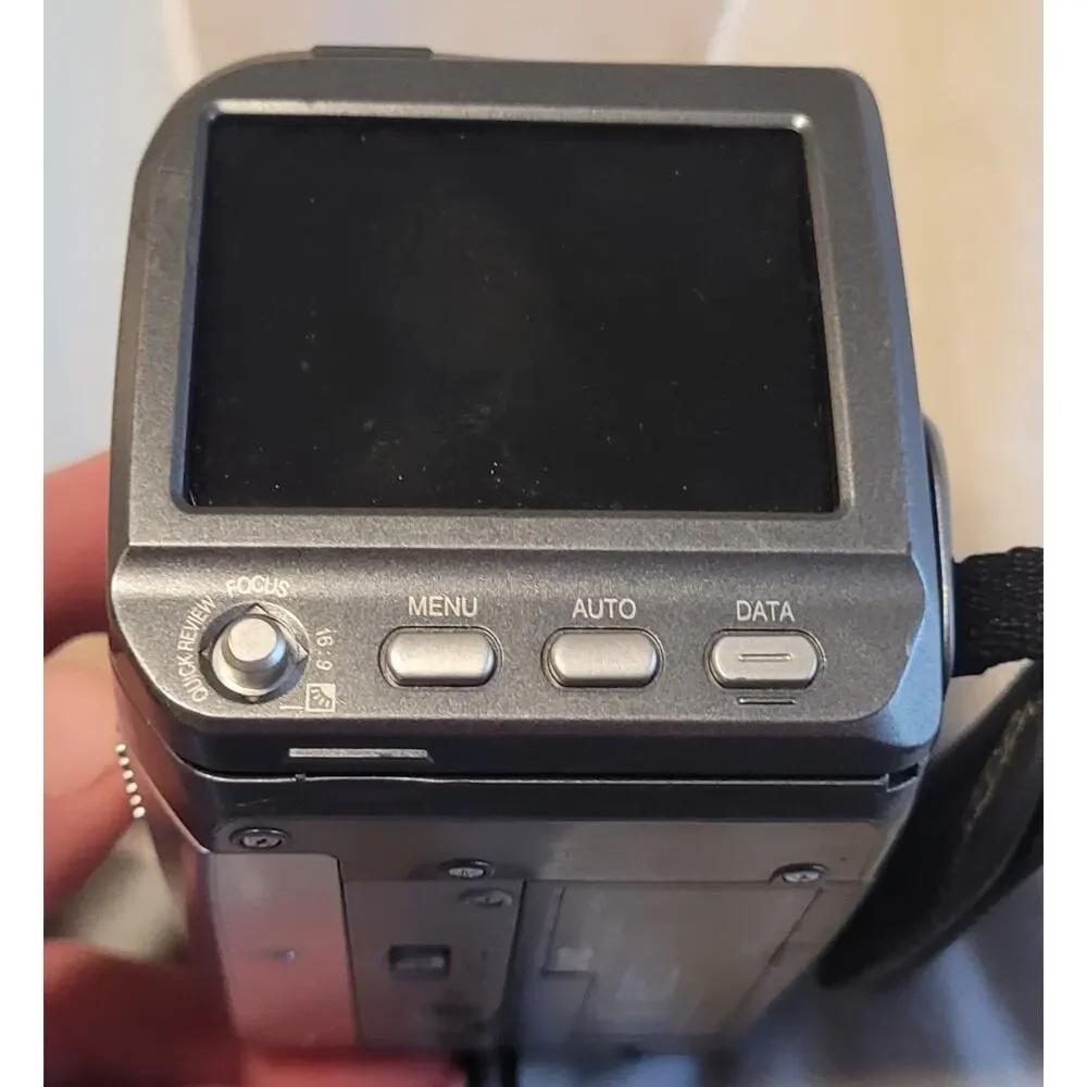 JVC GR-DA30 Digital Video Camera For Parts/Not Working